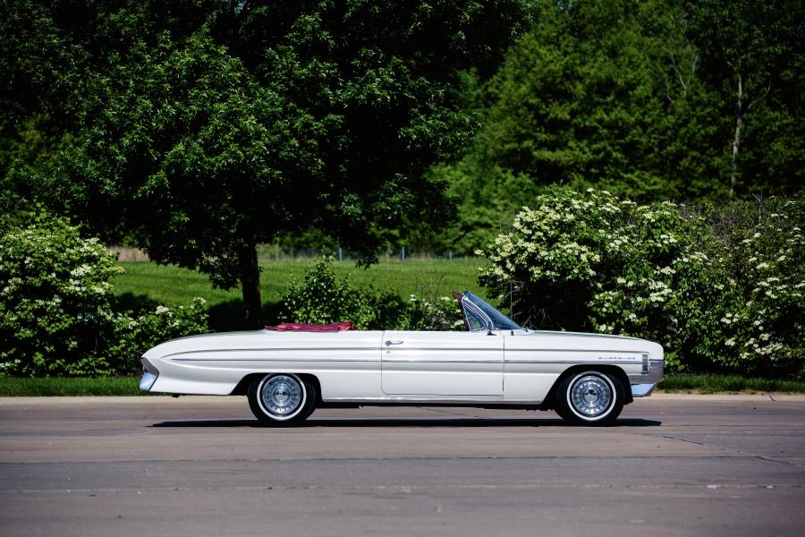  Oldsmobile Super 88 Convertible (3567) 1961 года  (фото 10 из 17)
